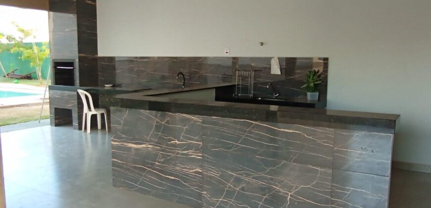 Apartamento à venda na Av. Osmane Barbosa