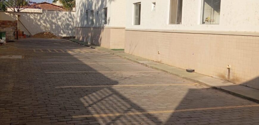 Apartamento à venda na Av. Osmane Barbosa