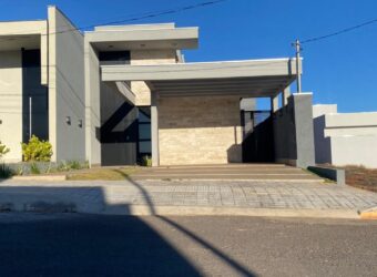 CASA DE ALTO PADRÃO À VENDA – Condomínio Vila Segura