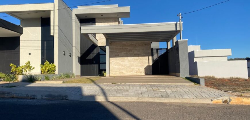 CASA DE ALTO PADRÃO À VENDA – Condomínio Vila Segura