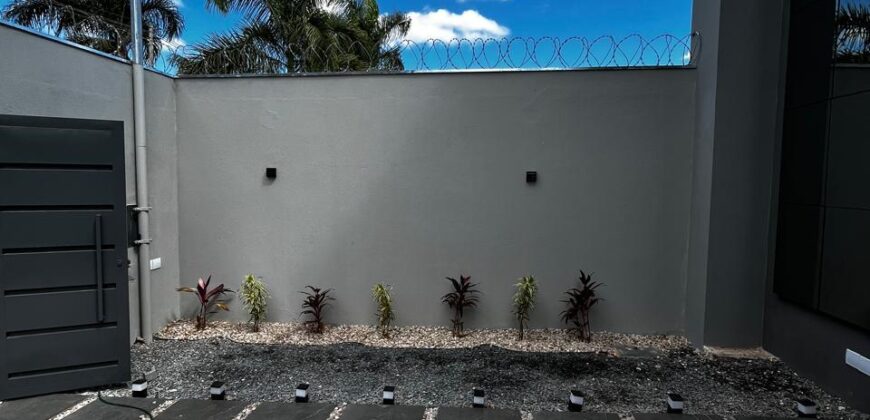 CASA À VENDA – Bairro Reserva Real