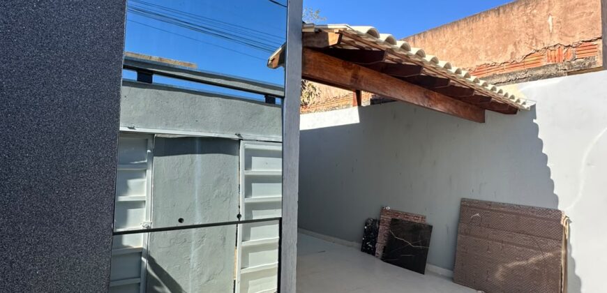CASA À VENDA – Bairro Novo Delfino