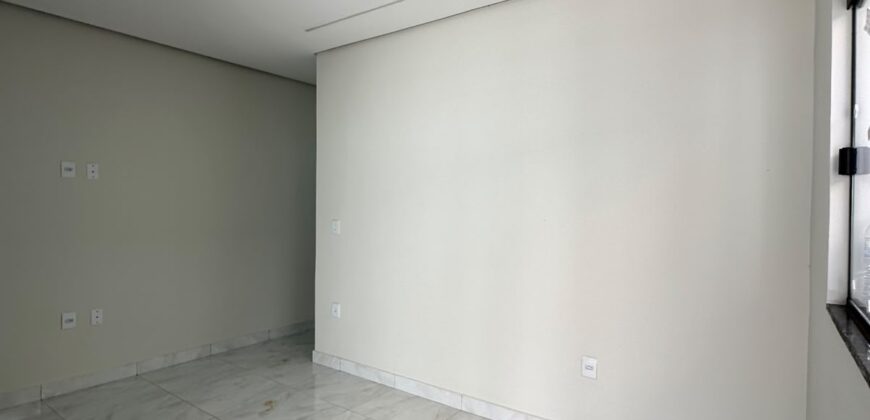 CASA À VENDA – Bairro Novo Delfino