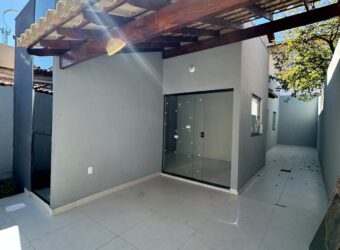 CASA À VENDA – Bairro Novo Delfino