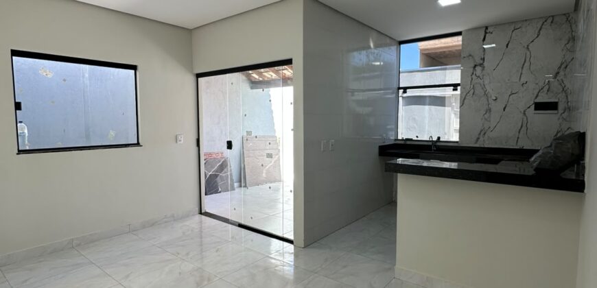 CASA À VENDA – Bairro Novo Delfino