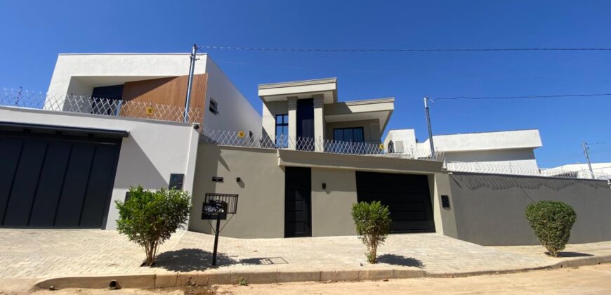 CASA NEO CLÁSSICA À VENDA – Bairro Ibituruna