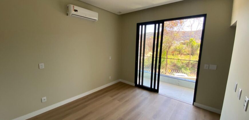 CASA NEO CLÁSSICA À VENDA – Bairro Ibituruna
